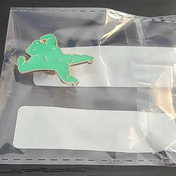 Bodybuilder Frog Enamel Pin - Picture 3 of 3